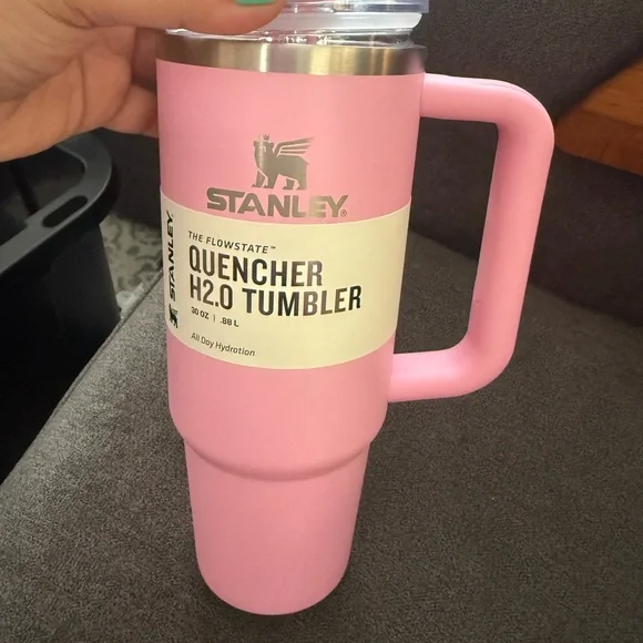 Stanley Quencher H2.0 30oz Flowstate Quencher Tumbler - Sizzling Pink Rare NEW - Picture 5 of 5